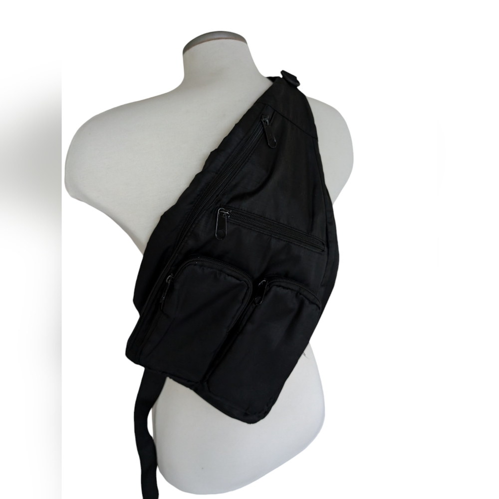 Chowie Wowie Black Shoulder Bag Sling Satchel Zippered Pouch